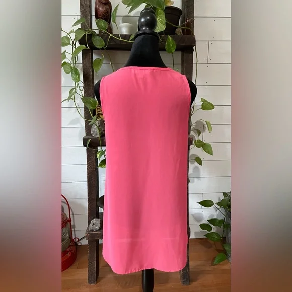 Ya Los Angeles: Silk Ruffled Tier Sleeveless Blouse - Picture 14 of 17